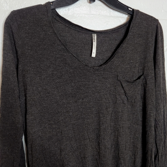 Tresics Long Sleeve Top - Picture 4 of 4